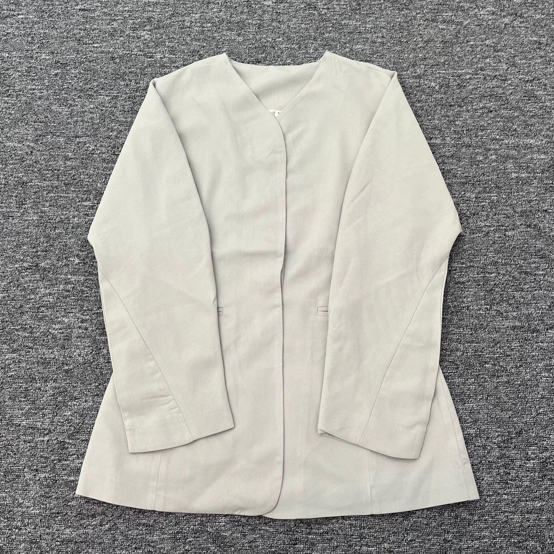 PB&ZA Women s Slim Fit Waist-Cinching Suit Jacket - 2024 Autumn/Winter Collection S светло-серый
PB&ZA Women s Slim Fit Waist-Cinching Suit Jacket - 2024 Autumn/Winter Collection S светло-серый