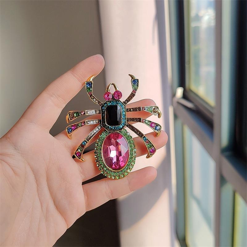 Брошь-паук из страз, женская, высококачественная, украшение для костюма, модная, индивидуальная, насекомая, брошь, булавка, аксессуары
Брошь-паук из страз, женская, высококачественная, украшение для костюма, модная, индивидуальная, насекомая, брошь, булавка, аксессуары