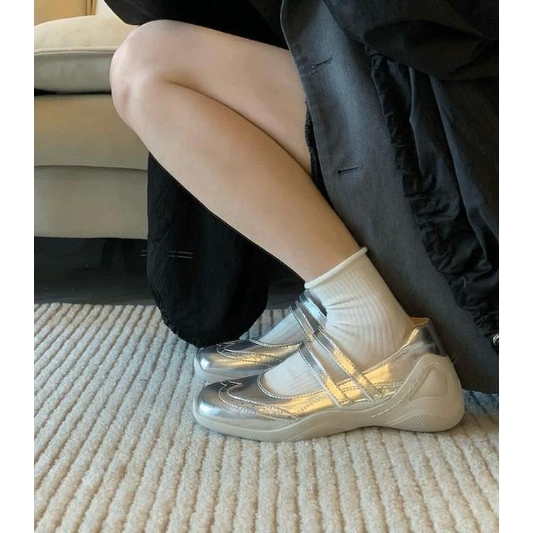 Cowhide version silver ballet sports and leisure shoes flat-soled single shoes women s shallow mouth square head thick sole Mary Jane shoes 40
Cowhide version silver ballet sports and leisure shoes flat-soled single shoes women s shallow mouth square head thick sole Mary Jane shoes 40