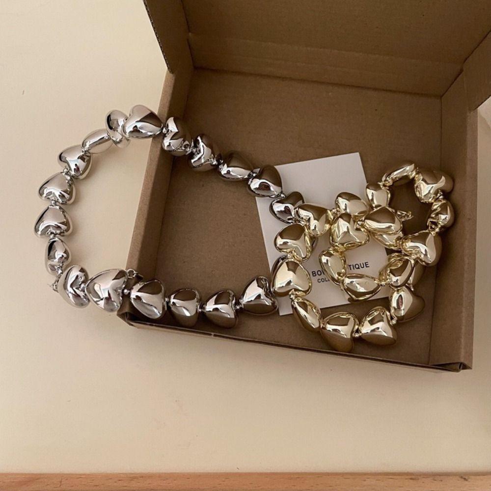 Элегантная цепочка Love Collarbone из цинкового сплава, лоскутное ожерелье Love, 3D-цепочка на шею в форме сердца унисекс серебряный
Элегантная цепочка Love Collarbone из цинкового сплава, лоскутное ожерелье Love, 3D-цепочка на шею в форме сердца унисекс серебряный