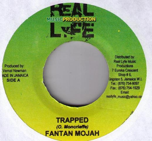 7inch Record FANTAN MOJAH - Trapped NONE Real Lyfe Music 2006 Jamaica Reggae, Ska & Dub Used
7inch Record FANTAN MOJAH - Trapped NONE Real Lyfe Music 2006 Jamaica Reggae, Ska & Dub Used