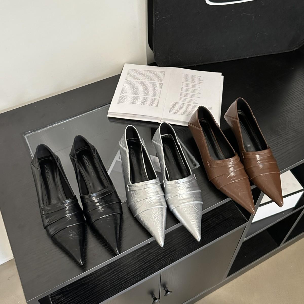 2025 new autumn fashion deep mouth thin heel shallow mouth soft sole foot cover versatile commuter work women s shoes 39 серебряный
2025 new autumn fashion deep mouth thin heel shallow mouth soft sole foot cover versatile commuter work women s shoes 39 серебряный