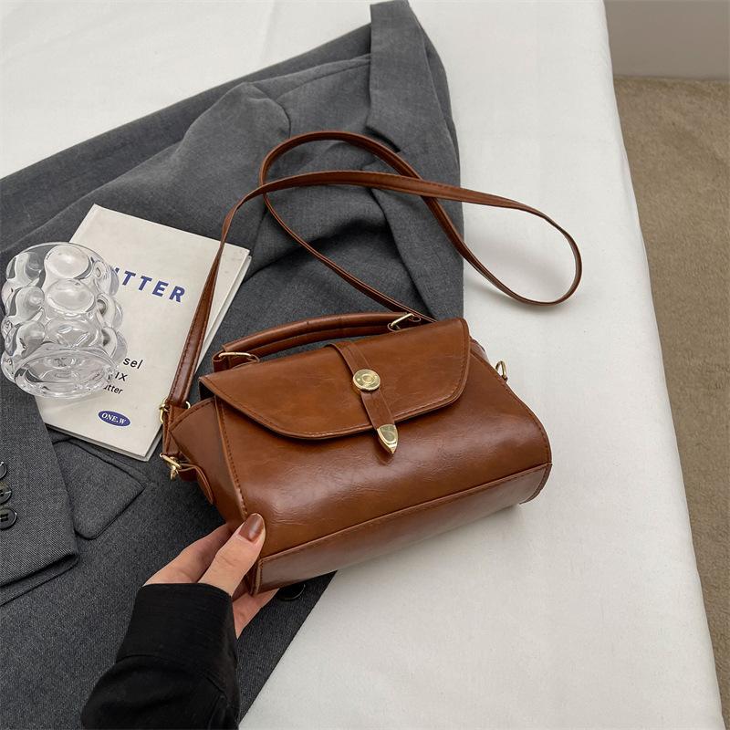 Ретро модная текстурная сумочка 2025 весна новая универсальная ins на плечо сумка-мессенджер темперамент маленькая квадратная сумка женская
Ретро модная текстурная сумочка 2025 весна новая универсальная ins на плечо сумка-мессенджер темперамент маленькая квадратная сумка женская