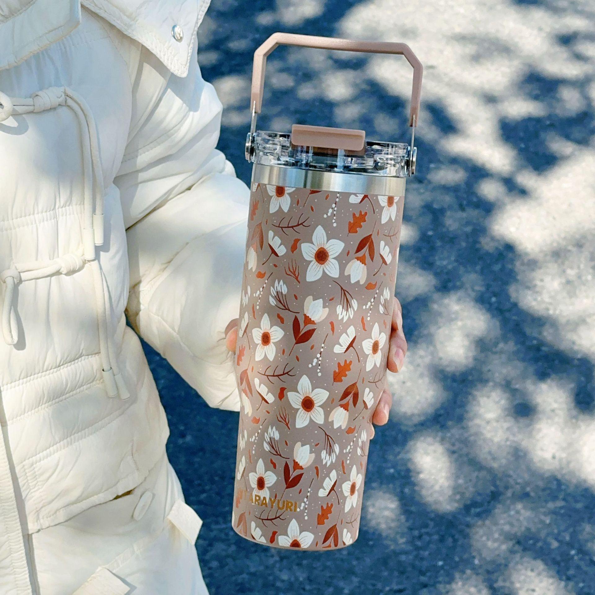 SITARAYURI 3D Цветочный Стакан для Льда, Портативный Термос Большой Вместимости, Конструкция с Двойными Стенками для Сохранения Холода 600ml кофейный
SITARAYURI 3D Цветочный Стакан для Льда, Портативный Термос Большой Вместимости, Конструкция с Двойными Стенками для Сохранения Холода 600ml кофейный