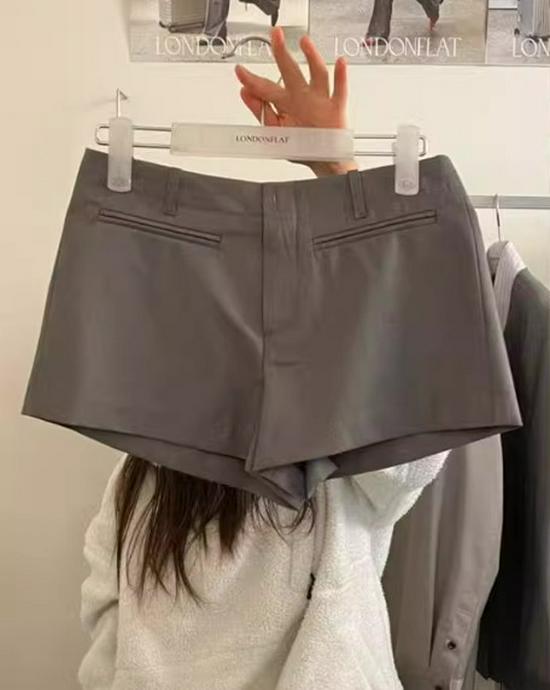 Korean V-Neck Buttoned Tie-Waist High-Waisted Versatile Women s Shorts One Size
Korean V-Neck Buttoned Tie-Waist High-Waisted Versatile Women s Shorts One Size