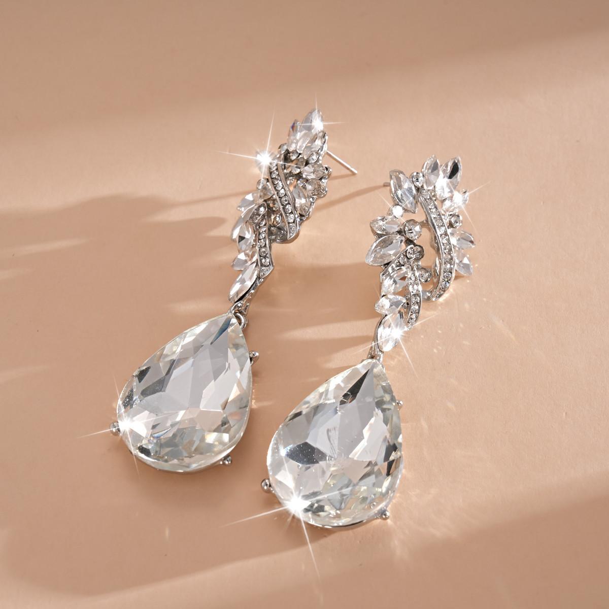 DIGADAGU Alloy Rhinestone Water Drop Dangle Earrings New Elegant Luxury Earrings Women Party Zircon Accessories медный
DIGADAGU Alloy Rhinestone Water Drop Dangle Earrings New Elegant Luxury Earrings Women Party Zircon Accessories медный