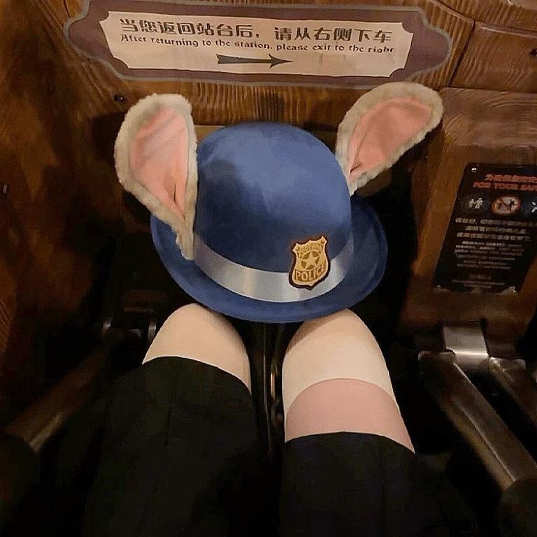 Шляпа Джуди, шляпа-котелок кролика, шляпа полицейского из «Зверополиса», шляпа Джуди, детский головной убор, повязка на голову для взрослых, шляпа
Шляпа Джуди, шляпа-котелок кролика, шляпа полицейского из «Зверополиса», шляпа Джуди, детский головной убор, повязка на голову для взрослых, шляпа