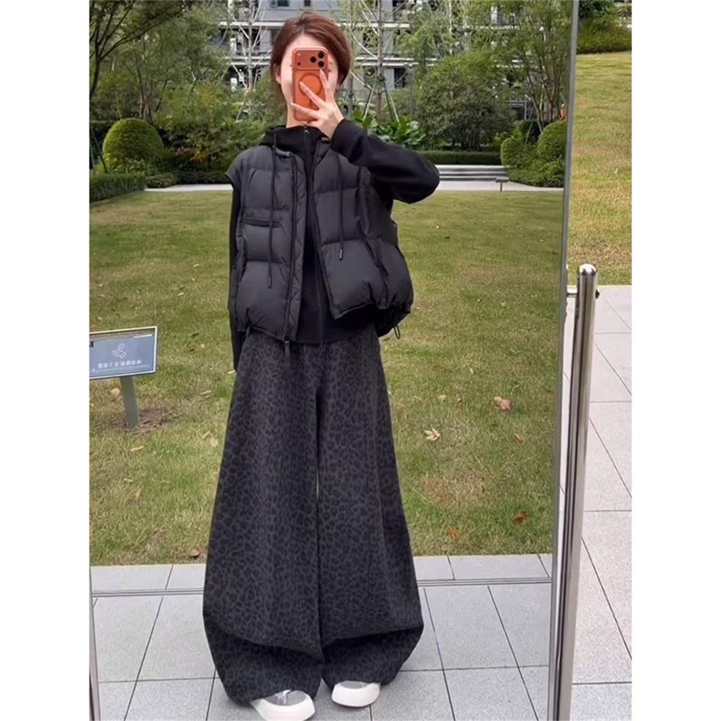 Winter Age-Defying Women s Three-Piece Set: Long-Sleeve Top, Vest, High-Waist Wide-Leg Pants 2XL (125-140 lbs)
Winter Age-Defying Women s Three-Piece Set: Long-Sleeve Top, Vest, High-Waist Wide-Leg Pants 2XL (125-140 lbs)
