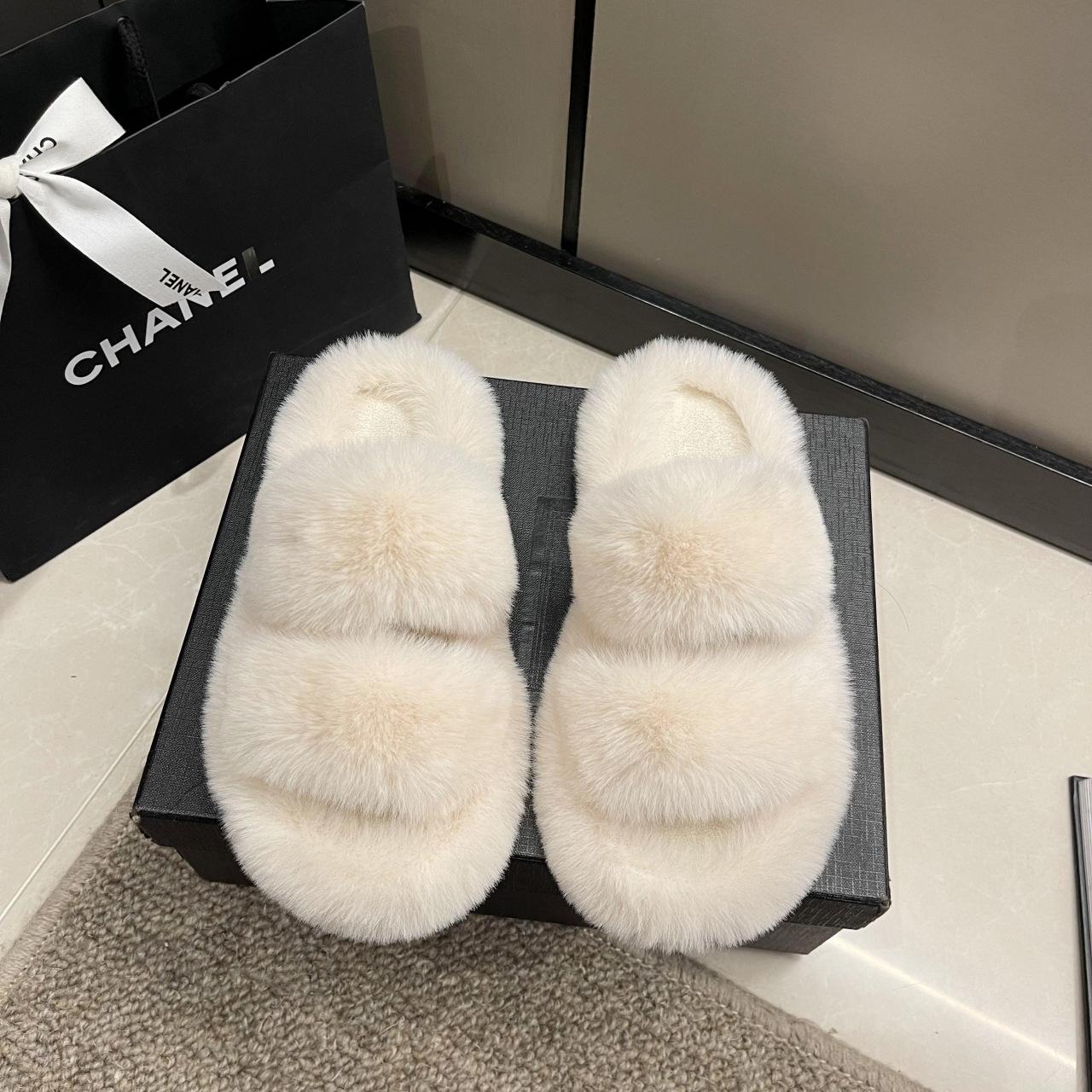 Stepping on shit fluffy slippers women s outer wear 2024 autumn and winter new plush thick bottom plush office home cotton mop 40 off білий колір
Stepping on shit fluffy slippers women s outer wear 2024 autumn and winter new plush thick bottom plush office home cotton mop 40 off білий колір