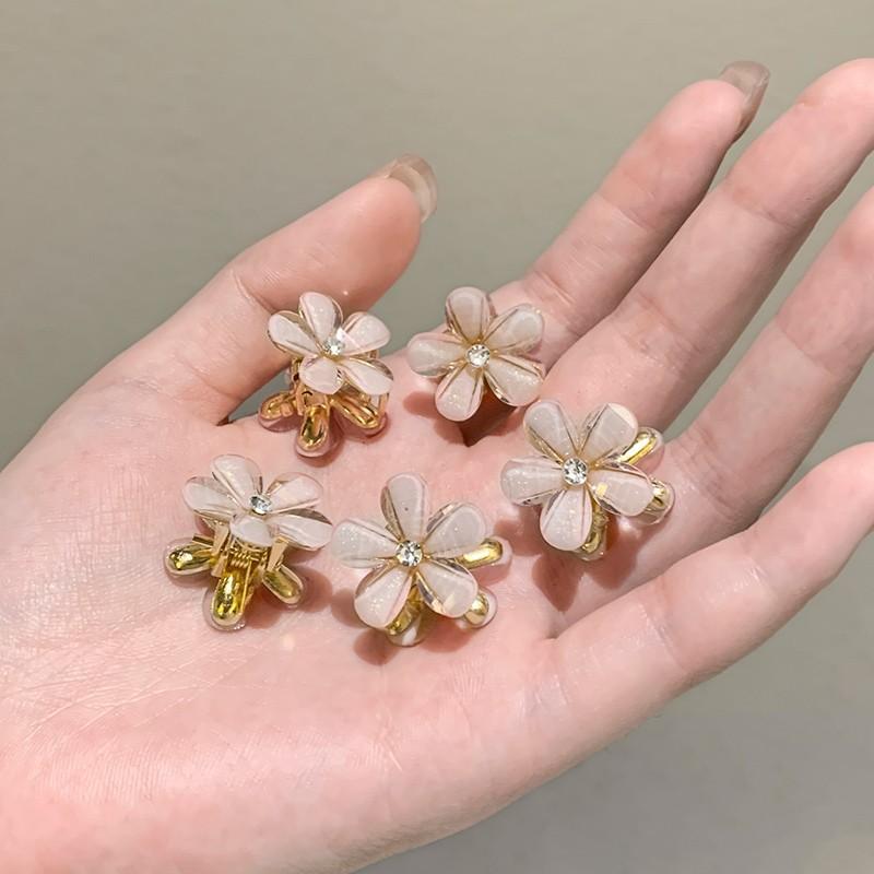 5 шт./набор Милые красочные заколки для волос для девочек Цветок Маленький зажим для волос Детские милые заколки Зажим-краб для волос Женские модные аксессуары для волос 5PCS
5 шт./набор Милые красочные заколки для волос для девочек Цветок Маленький зажим для волос Детские милые заколки Зажим-краб для волос Женские модные аксессуары для волос 5PCS