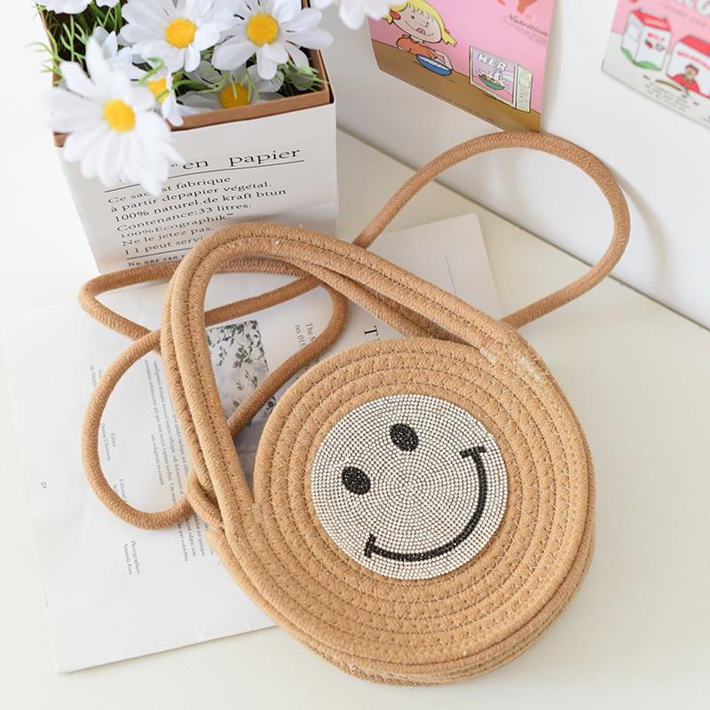 Handbag Women Fashionable Personality All-matching Smiling Face Shoulder Bag Vacation Beach Straw хакі
Handbag Women Fashionable Personality All-matching Smiling Face Shoulder Bag Vacation Beach Straw хакі
