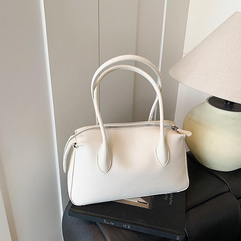 Нишевая сумка подмышку женская новая модная мода узор личи портативная сумка через плечо тоут большая вместимость сумка белый
Нишевая сумка подмышку женская новая модная мода узор личи портативная сумка через плечо тоут большая вместимость сумка белый