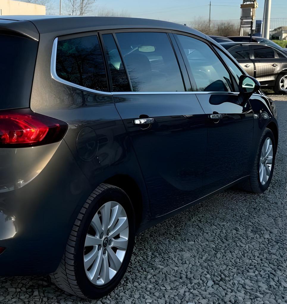 Накладки на ручки (4 шт) OmsaLine - Італійська нержавіюча сталь для Opel Zafira B 2005-2011 рр.
Накладки на ручки (4 шт) OmsaLine - Італійська нержавіюча сталь для Opel Zafira B 2005-2011 рр.
