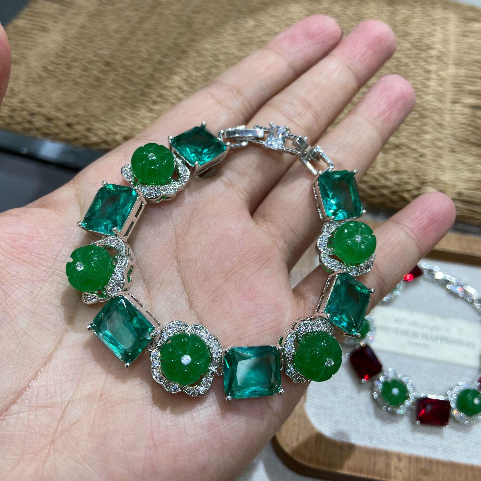 Elegant And Fashionable Zircon Square Geometric Bracelet Women S Inlaid Pumpkin Beads Personalized Versatile Bracelet High-End Jewelry
Elegant And Fashionable Zircon Square Geometric Bracelet Women S Inlaid Pumpkin Beads Personalized Versatile Bracelet High-End Jewelry