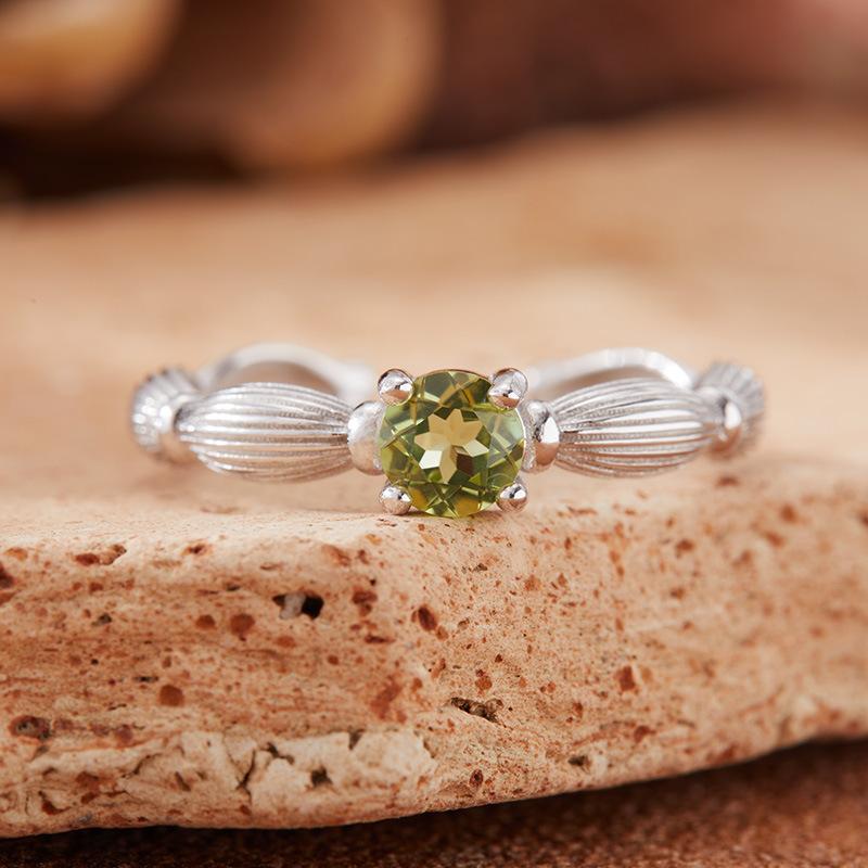 Natural Gemstone Topaz Garnet Olivine Colored Treasure Ring Women S S925 Sterling Silver Lotus Root Section Index Finger Ring
Natural Gemstone Topaz Garnet Olivine Colored Treasure Ring Women S S925 Sterling Silver Lotus Root Section Index Finger Ring
