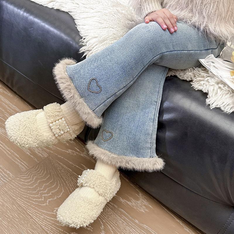 Дівчачі джинси кльош на флісі, потовщені зимові штани, стильні штани кльош, для малюків 130cm синій
Дівчачі джинси кльош на флісі, потовщені зимові штани, стильні штани кльош, для малюків 130cm синій