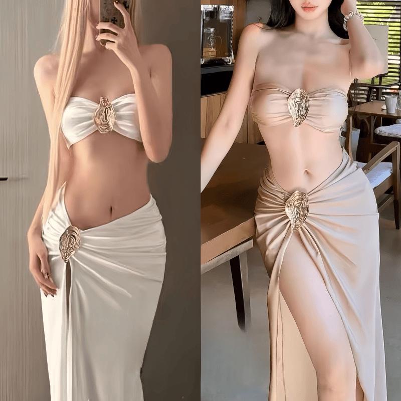 European & American Style Pleated Metal Bikini Set with Bandeau Top and Slit Skirt for Beach Vacations. Medium
European & American Style Pleated Metal Bikini Set with Bandeau Top and Slit Skirt for Beach Vacations. Medium