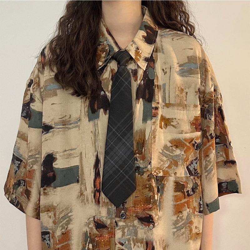 Винтажная Гонконгская рубашка с цветочным принтом, летняя женская блузка с короткими рукавами и принтом, свободные лацканы, корейская версия, шикарные блузки onesize
Винтажная Гонконгская рубашка с цветочным принтом, летняя женская блузка с короткими рукавами и принтом, свободные лацканы, корейская версия, шикарные блузки onesize