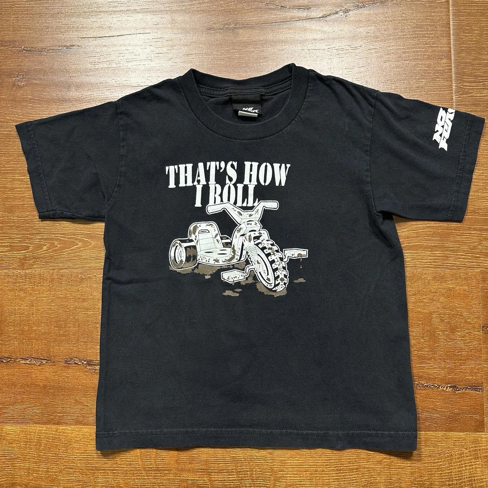 Vintage No Fear T Shirt Youth L 7 Black Thats How I Roll Tricycle Bike VTG 00s 2XL
Vintage No Fear T Shirt Youth L 7 Black Thats How I Roll Tricycle Bike VTG 00s 2XL