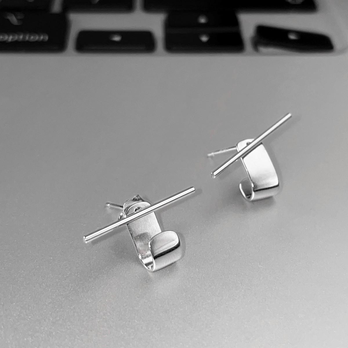 Серьги-пусеты из стерлингового серебра 999 пробы, подвески на задней части мочки уха, съемные, дизайн в стиле личности, модные новые модели в стиле инс 999 Silver
Серьги-пусеты из стерлингового серебра 999 пробы, подвески на задней части мочки уха, съемные, дизайн в стиле личности, модные новые модели в стиле инс 999 Silver