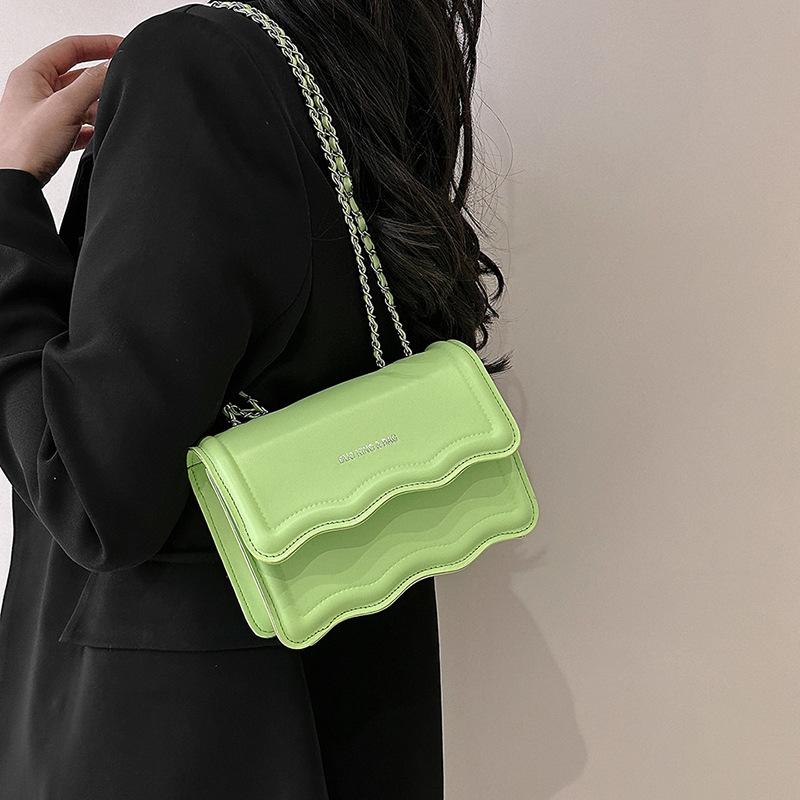 Bag Women s 2025 Spring New Fashion Simple Chain Shoulder Bag Casual Messenger Bag Small Square Bag чорний
Bag Women s 2025 Spring New Fashion Simple Chain Shoulder Bag Casual Messenger Bag Small Square Bag чорний