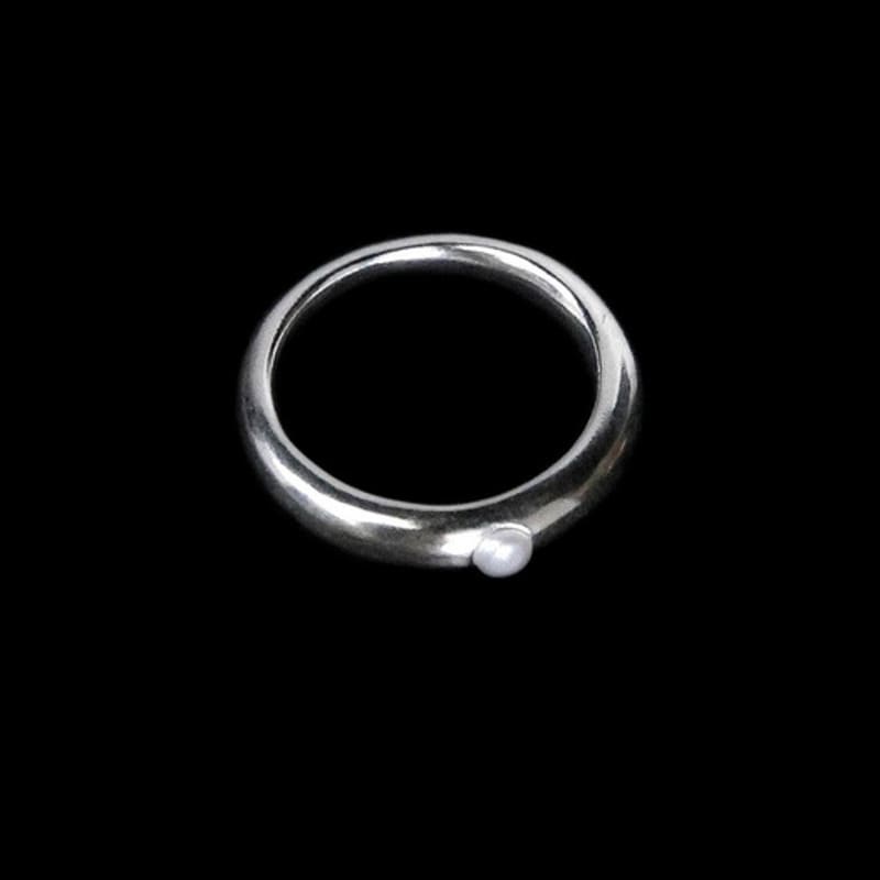 Baked Alaska Stacking Ring 01 - mono pearl, polished finish No. 10
Baked Alaska Stacking Ring 01 - mono pearl, polished finish No. 10