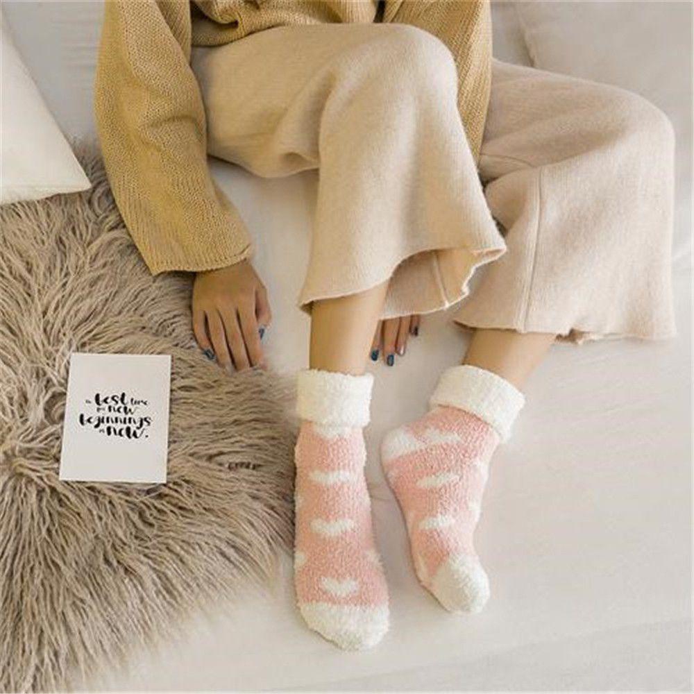 Модные зимние милые пушистые носки из теплого кораллового флиса, утепленные
Модные зимние милые пушистые носки из теплого кораллового флиса, утепленные