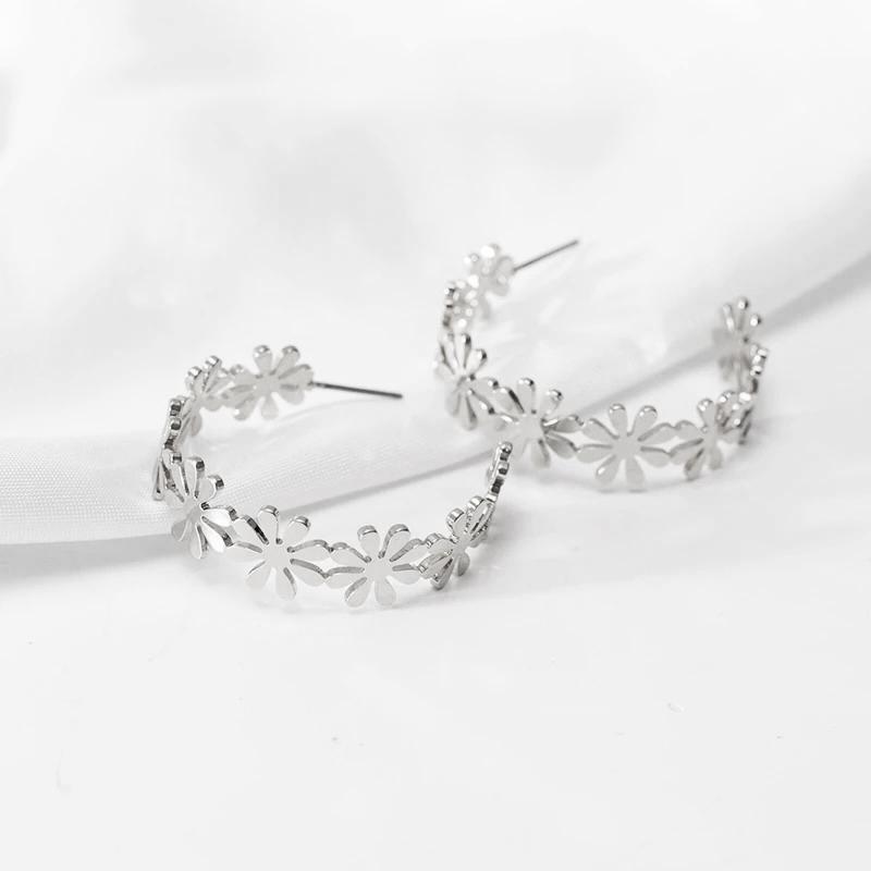 Trendy New C-shaped Dangle Earrings Metal Flower Wide Floral European Fashion Cool Stuff Hyperbole Ear Accessories 2024 new
Trendy New C-shaped Dangle Earrings Metal Flower Wide Floral European Fashion Cool Stuff Hyperbole Ear Accessories 2024 new