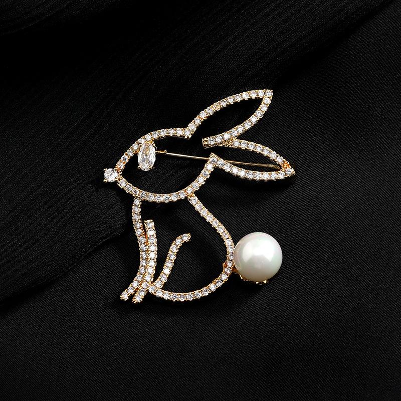 Простая японская брошь из ангорского кролика для девочек, милый зодиакальный год кролика, хрустальная булавка, изысканные аксессуары для костюма, тренд
Простая японская брошь из ангорского кролика для девочек, милый зодиакальный год кролика, хрустальная булавка, изысканные аксессуары для костюма, тренд