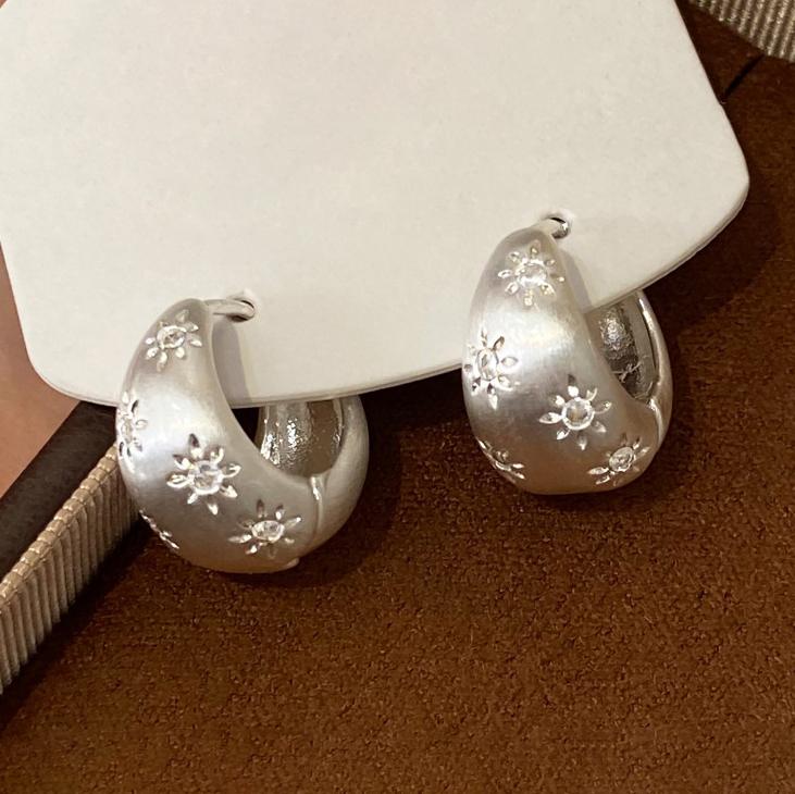 PONYKISS Sterling Silver 18K Gold Zircon Star Water Drop Hoop Earrings for Women Minimalist Fine Trendy Accessories
PONYKISS Sterling Silver 18K Gold Zircon Star Water Drop Hoop Earrings for Women Minimalist Fine Trendy Accessories