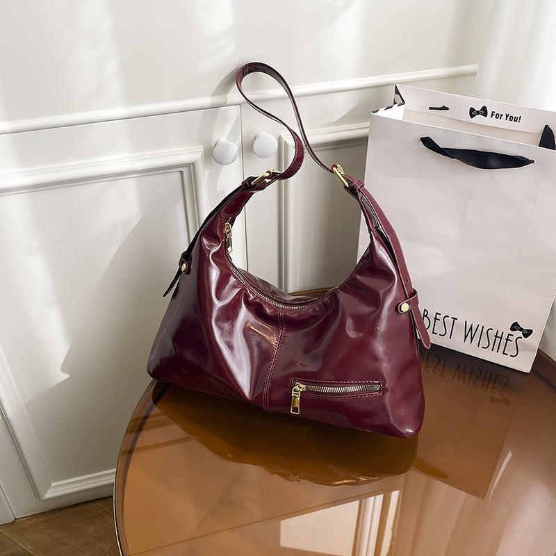 Womens Tote Bag With Pu Material For Daily Commute And Street Fashion Style червоний
Womens Tote Bag With Pu Material For Daily Commute And Street Fashion Style червоний