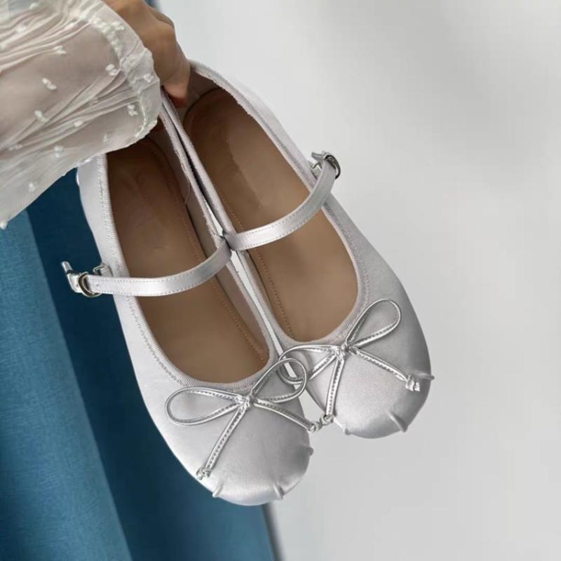 Women s new bow shallow mouth single shoe for spring summer solid color round toe low cut simple comfortable women s shoes 40 сірий
Women s new bow shallow mouth single shoe for spring summer solid color round toe low cut simple comfortable women s shoes 40 сірий
