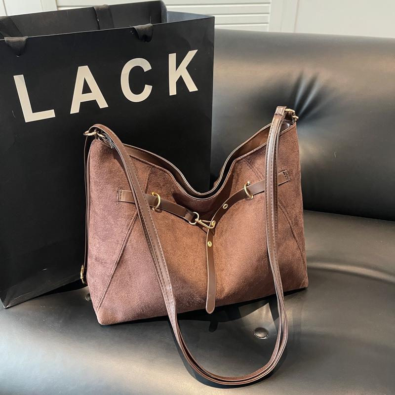 Meilaide Retro Women s 2025 Trendy Large Capacity Tote & Versatile Frosted Backpack чорний
Meilaide Retro Women s 2025 Trendy Large Capacity Tote & Versatile Frosted Backpack чорний