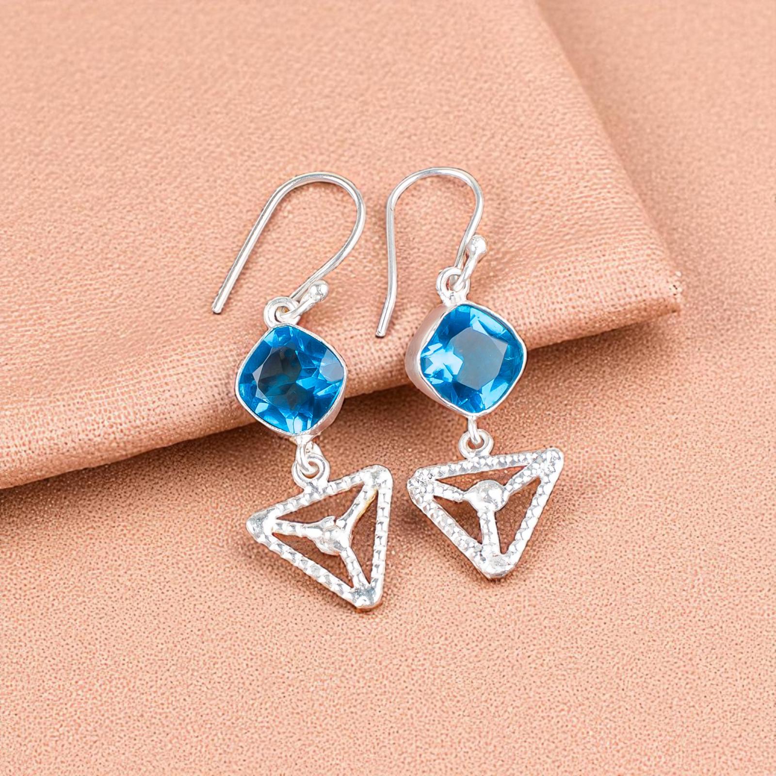 Swiss Blue Topaz Gemstone 925 Sterling Silver Jewelry Handcrafted Earrings 2.00 EE-45-2
Swiss Blue Topaz Gemstone 925 Sterling Silver Jewelry Handcrafted Earrings 2.00 EE-45-2