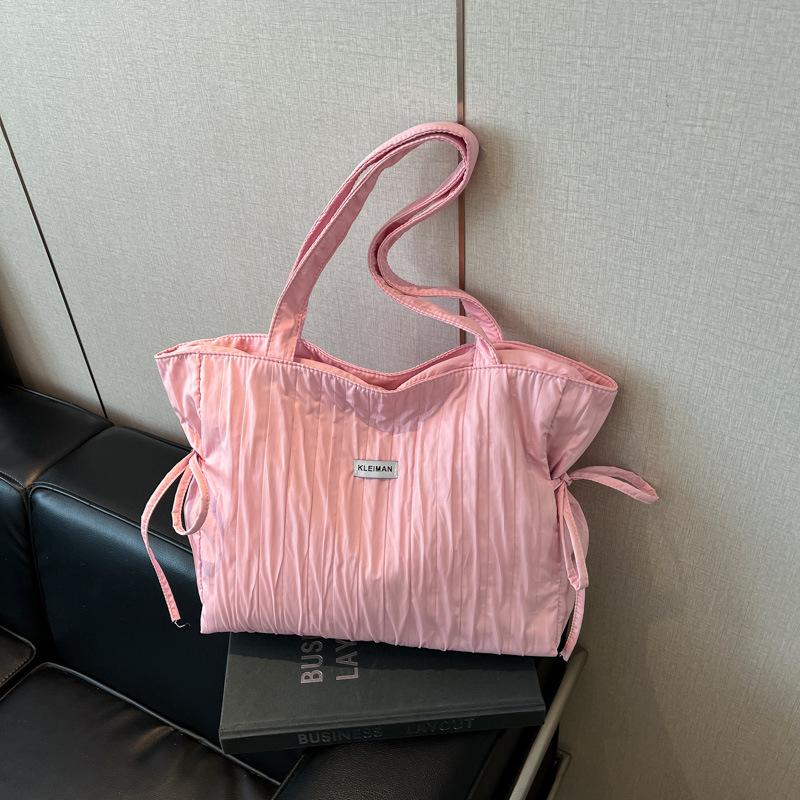 New casual fashion nylon butot student shoulder lazy wind commuting large capacity handbag рожевий
New casual fashion nylon butot student shoulder lazy wind commuting large capacity handbag рожевий