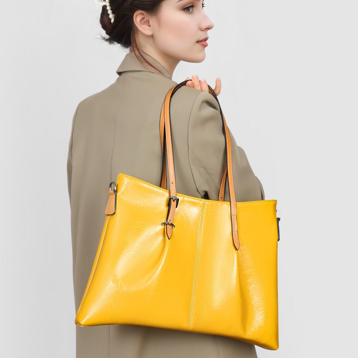 Leather women s bag commuting niche women s handbag contrasting high-end large-capacity one-shoulder cross-body tote bag
Leather women s bag commuting niche women s handbag contrasting high-end large-capacity one-shoulder cross-body tote bag