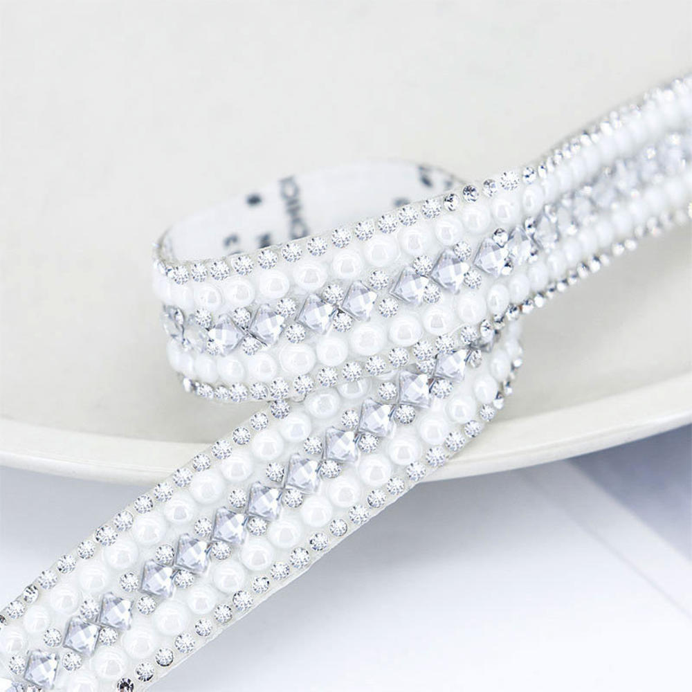 Self Adhesive Crystal Rhinestone Sticker Artificial Pearl Diamond Ribbon DIY Decoration Rhinestones For Arts Crafts Sewing DIY
Self Adhesive Crystal Rhinestone Sticker Artificial Pearl Diamond Ribbon DIY Decoration Rhinestones For Arts Crafts Sewing DIY