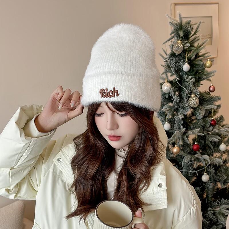 Women s Plush Knit Winter Hat
Women s Plush Knit Winter Hat