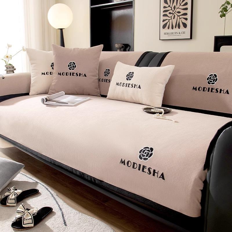 Подушка для дивана Four Seasons, универсальная простая современная нескользящая подушка для сиденья, универсальный универсальный чехол для дивана, тканевый чехол 70*70cm
Подушка для дивана Four Seasons, универсальная простая современная нескользящая подушка для сиденья, универсальный универсальный чехол для дивана, тканевый чехол 70*70cm