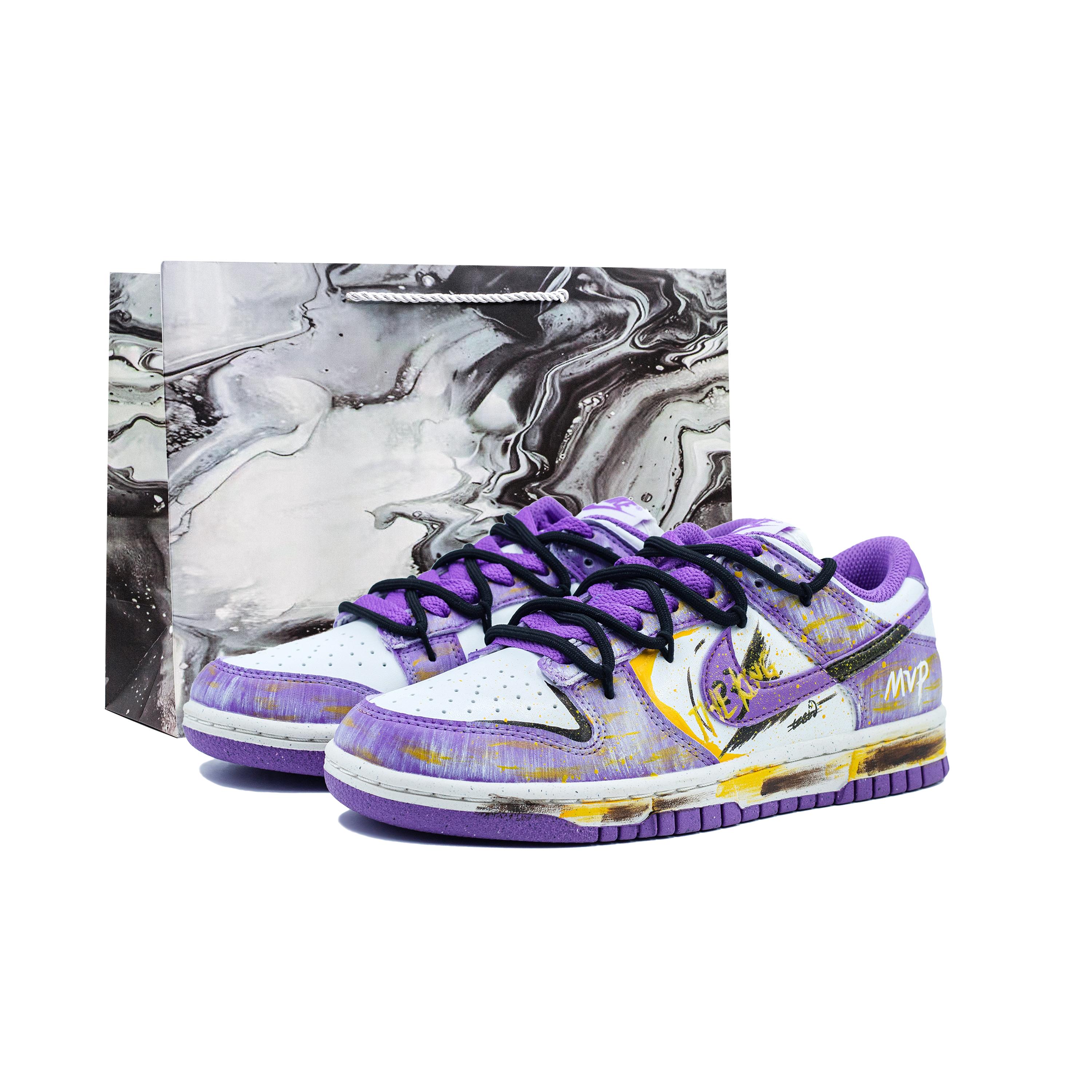 Nike Dunk Absurd Handmade, Purple Gold Honor Slip Resistant Cushioning Low top Skateboard Shoes Women s Purple DD1873-108(Team1154-) 36.5
Nike Dunk Absurd Handmade, Purple Gold Honor Slip Resistant Cushioning Low top Skateboard Shoes Women s Purple DD1873-108(Team1154-) 36.5