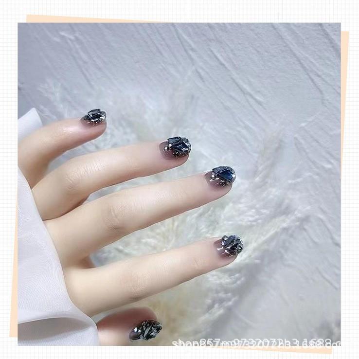 Черные сверкающие светящиеся мягкие гелевые типсы для ногтей - Съемный, носимый нейл-арт
Черные сверкающие светящиеся мягкие гелевые типсы для ногтей - Съемный, носимый нейл-арт