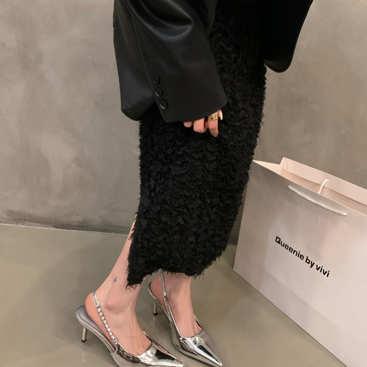 Black temperament socialite high heels sandals fairy shoes 2025 new summer rhinestone pointed single shoes 35 срібний
Black temperament socialite high heels sandals fairy shoes 2025 new summer rhinestone pointed single shoes 35 срібний