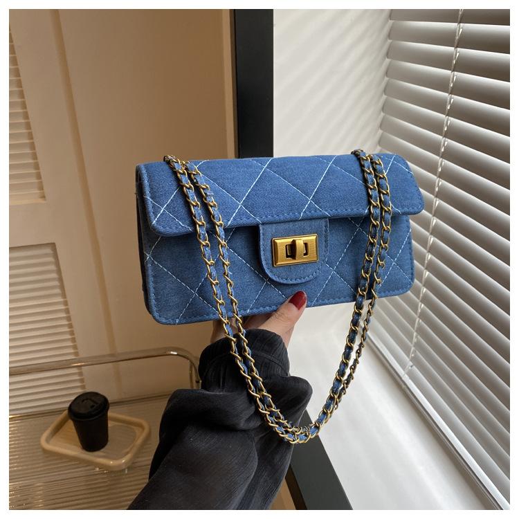 Женская сумка Маленькая квадратная сумка Ретро джинсовая универсальная сумка через плечо в иностранном стиле сумка через подмышку модная сумка на цепочке темно-синий