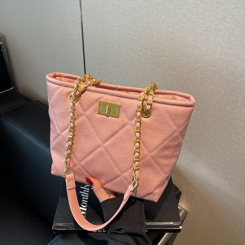 Xiaoxiangfeng rhombus chain simple shoulder bag 2025 spring and summer new bucket bag large capacity versatile messenger bag розовый
Xiaoxiangfeng rhombus chain simple shoulder bag 2025 spring and summer new bucket bag large capacity versatile messenger bag розовый