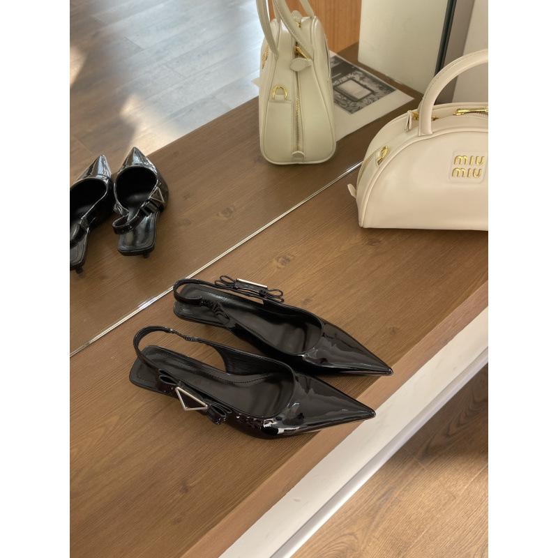 Spring and Autumn 2025 New Fashion Versatile French Patent Leather Pointed Heel Bow Baotou Sandals 39 розовый
Spring and Autumn 2025 New Fashion Versatile French Patent Leather Pointed Heel Bow Baotou Sandals 39 розовый