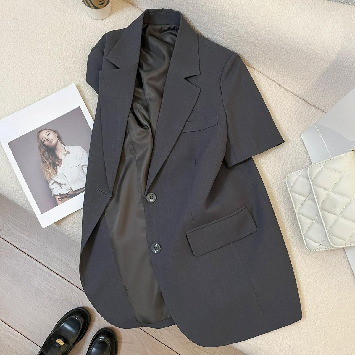 Gray Retro Short-sleeved Suit Jacket Women Spring, Autumn and Summer Fashion Casual Fried Street Suit Women 2XL сірий
Gray Retro Short-sleeved Suit Jacket Women Spring, Autumn and Summer Fashion Casual Fried Street Suit Women 2XL сірий