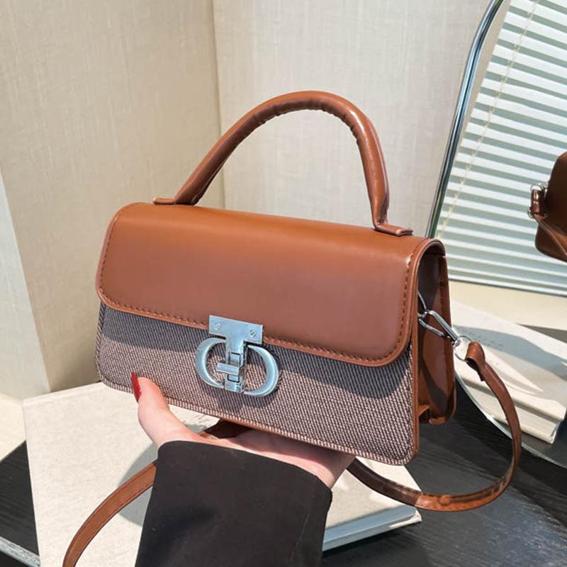 Текстурная атмосфера Универсальная сумка под мышкой Женская новая модная сумка 2025 года Маленькая квадратная сумка Сумка-мессенджер на одно плечо коричневый
Текстурная атмосфера Универсальная сумка под мышкой Женская новая модная сумка 2025 года Маленькая квадратная сумка Сумка-мессенджер на одно плечо коричневый