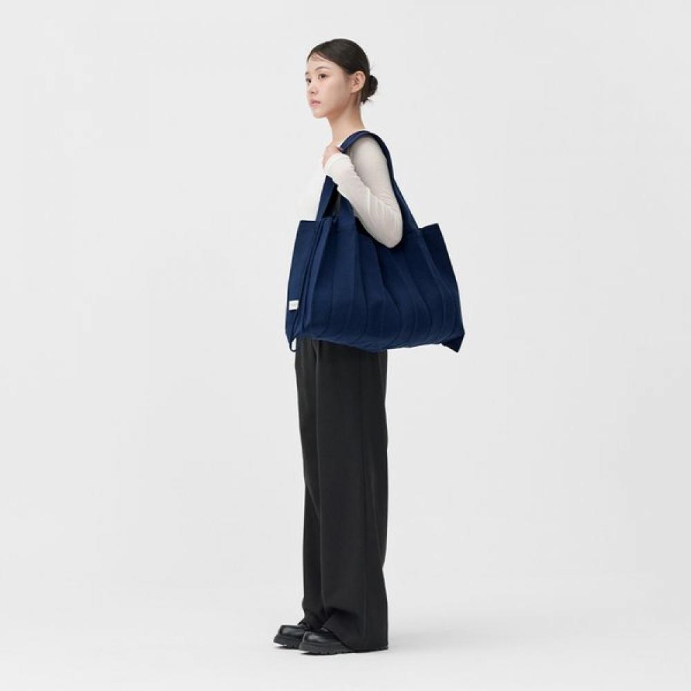 Pleatsmama Big Shoulder Bag Navy Single option
Pleatsmama Big Shoulder Bag Navy Single option
