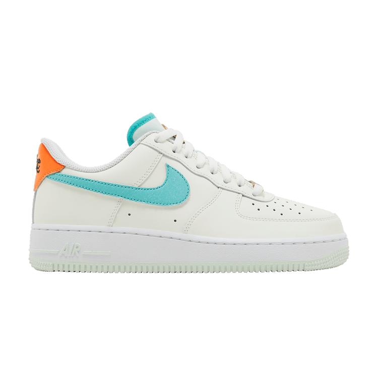 Nike Air Force 1 Low 07 Be The One 40.5
Nike Air Force 1 Low 07 Be The One 40.5