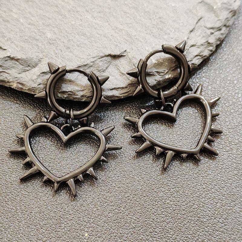 Hip-hop Punk Thorns Heart-shaped Rivets Hoop Earrings Women Simple Trend Spice Girls Party Personality Zircon Accessories
Hip-hop Punk Thorns Heart-shaped Rivets Hoop Earrings Women Simple Trend Spice Girls Party Personality Zircon Accessories
